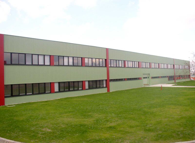 BOSCH ISITMA ÜRÜNLERİ A.Ş. - 2003 / 40.000m2 — Matt Yapı projesi